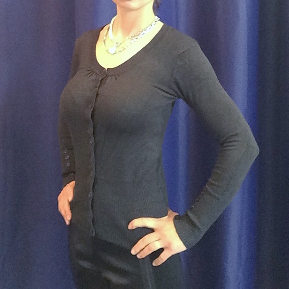 Button down sweater - Picture 2 of 7